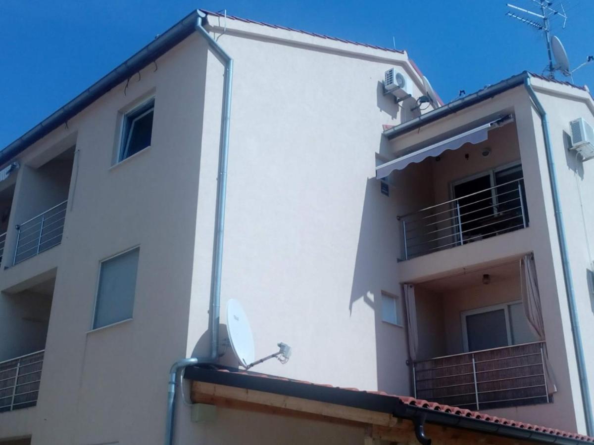 Gallery Apartman Nada Zaboric Exterior photo